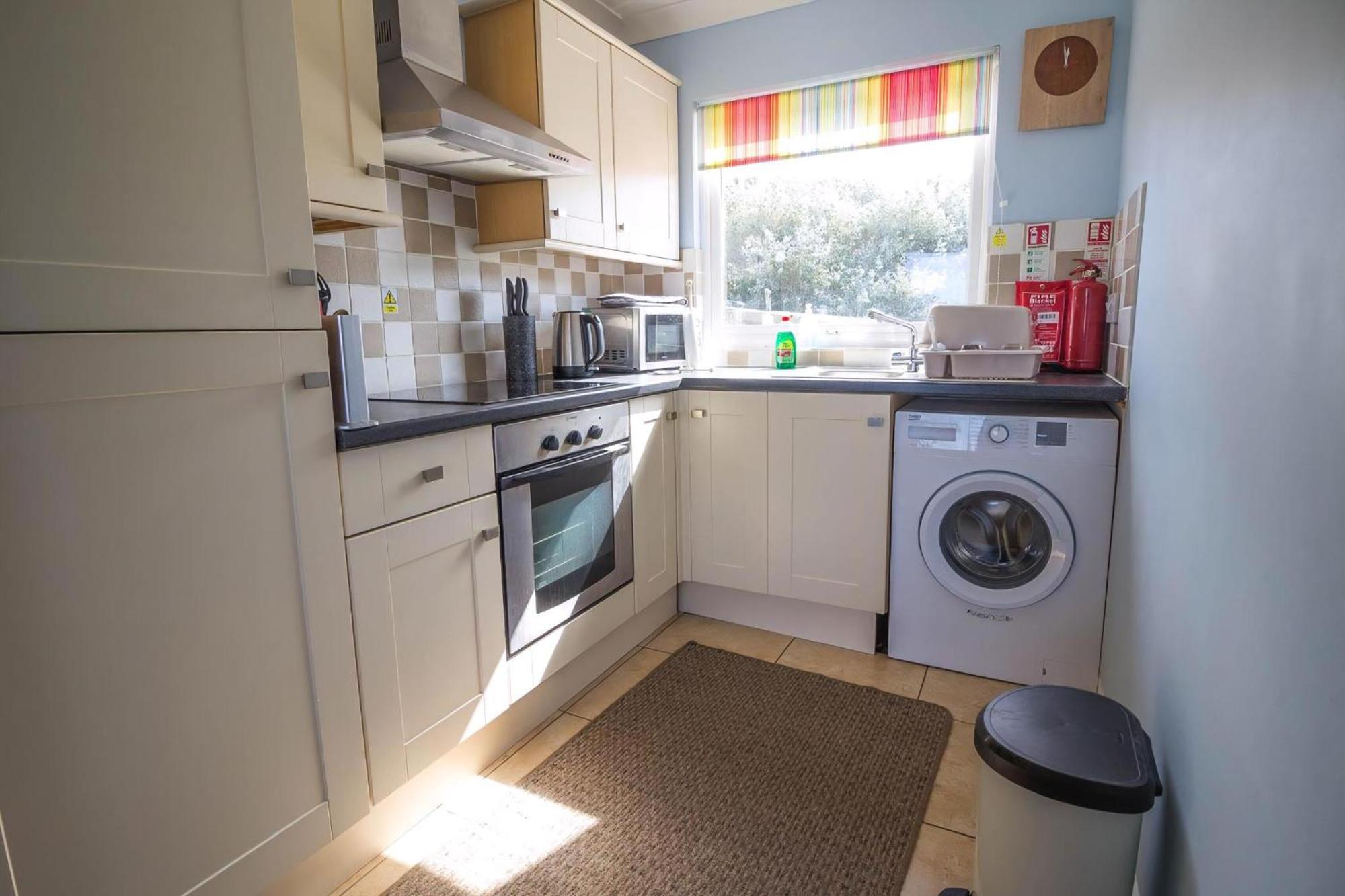 Chalet For Hire At Rainbows End Near A Beautiful Norfolk Beach Ref 31039R Bacton  Exterior photo